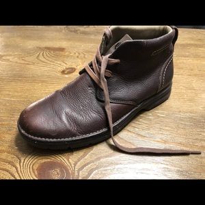 Clark’s chukka boots brown size 9 (L107)